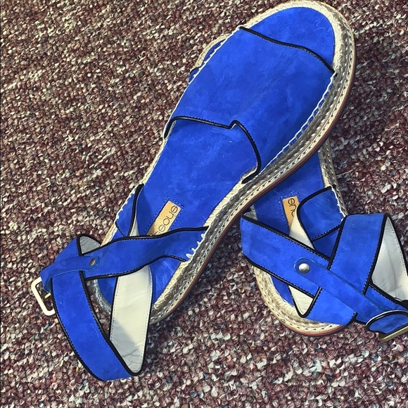 Andre Assous blue espadrille sandals - Picture 2 of 3